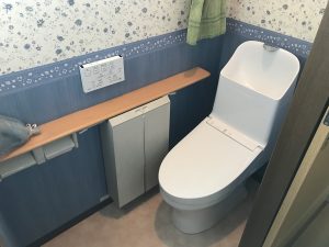クロスでここまで変わる トイレをおしゃれにリフォーム オリバーリフォーム大辞典 富山 石川県でリフォームをお考えならオリバーへお任せ下さい
